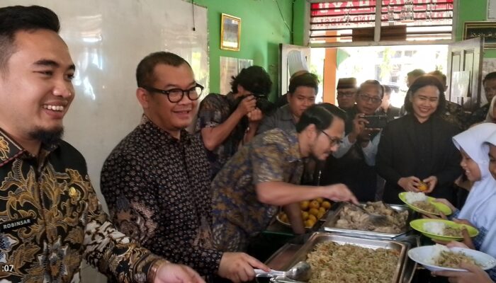 Hotel Aston Cilegon Salurkan 156 Makan bergizi gratis selama sebulan Di SDN Sukmajaya 1 ,walikota Robinsar : Bentuk Sinergitas swasta Dengan Pemerintah